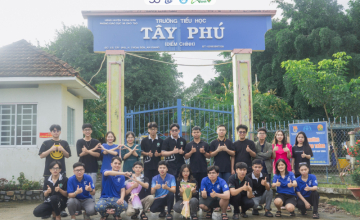 Đội máy tính cũ - Tri thức mới trao máy tính tại Trường Tiểu học Tây Phú - tỉnh An Giang 